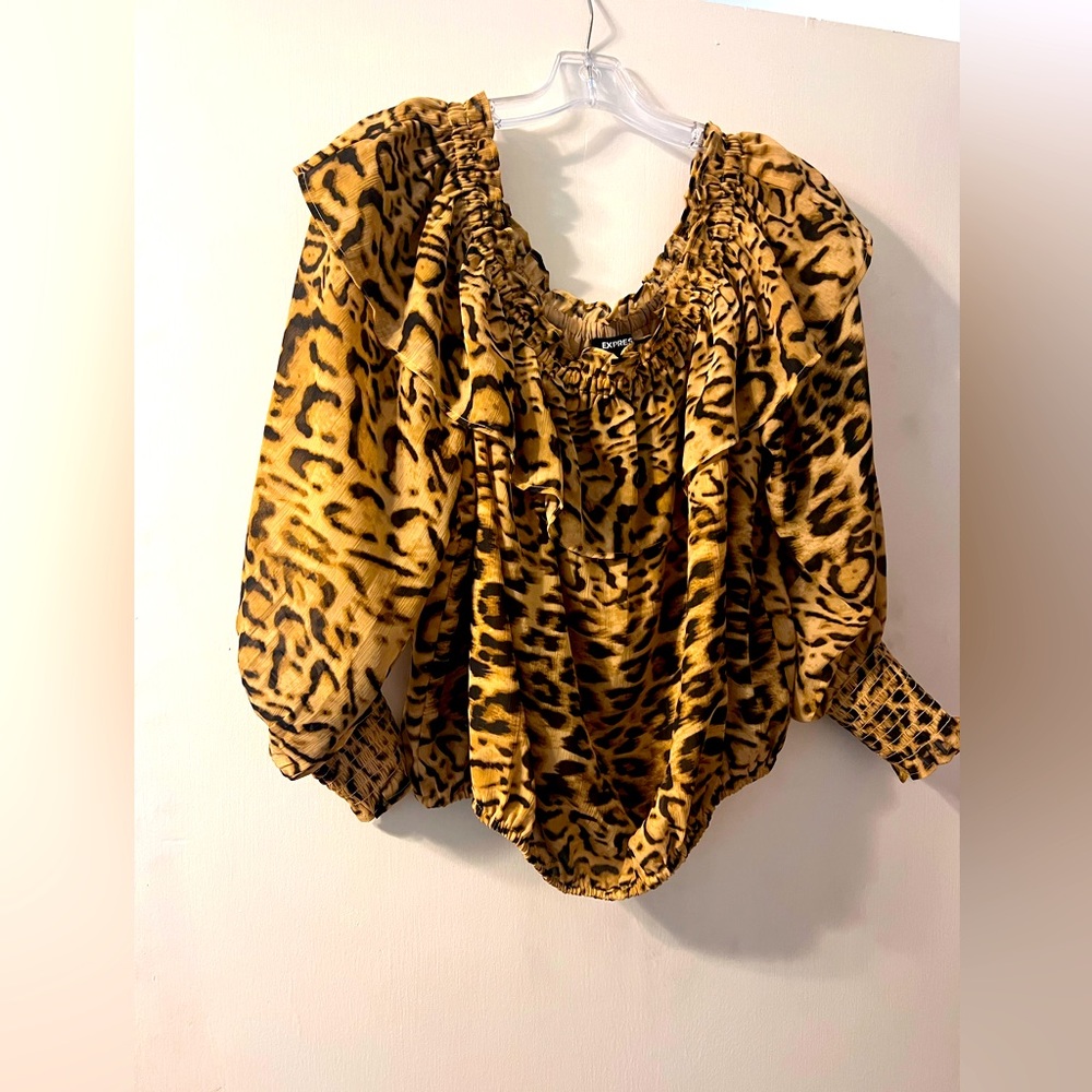 Express beautiful top only one once